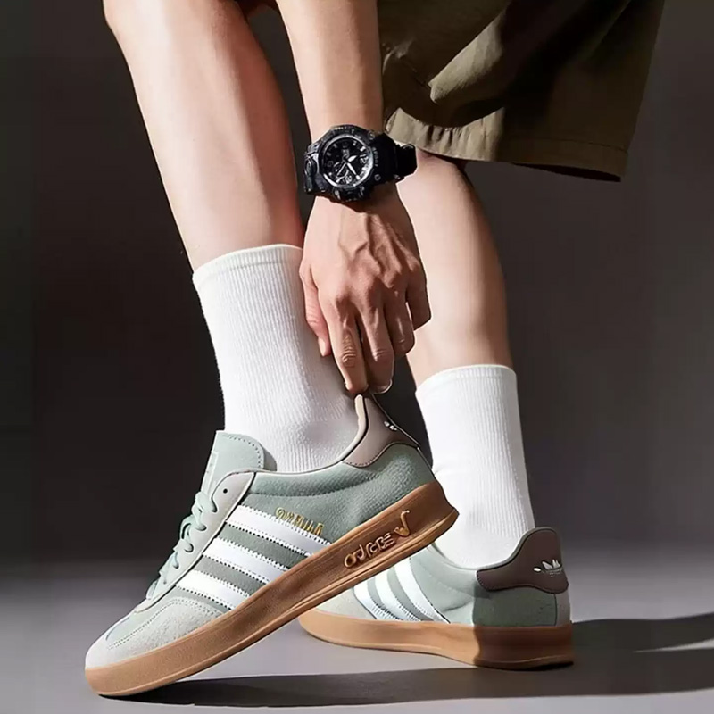 Street Fashion Adidas - Adidas JI3526 Retro Daily Trainers Grey