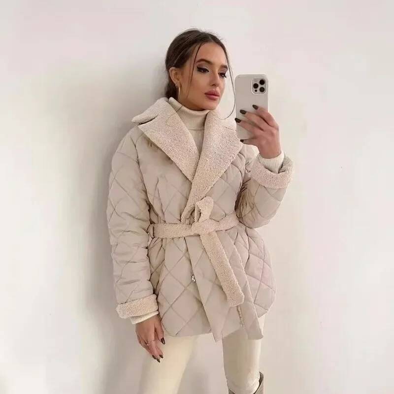 Elegant Quilted With Faux Fur  - Street Fashion Taiwan recension och pris