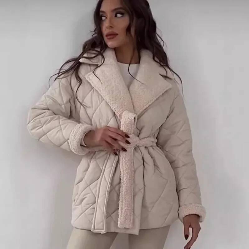 Elegant Quilted With Faux Fur  - Street Fashion Taiwan recension och pris