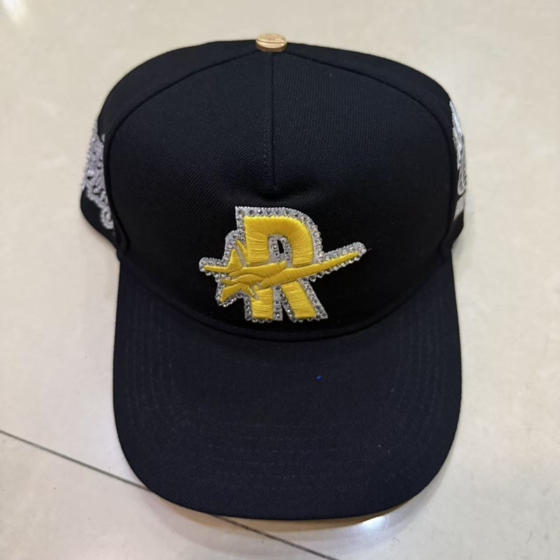 Contrast Brim 3D Embroidered R - Baseball Cap Fitted recension och pris
