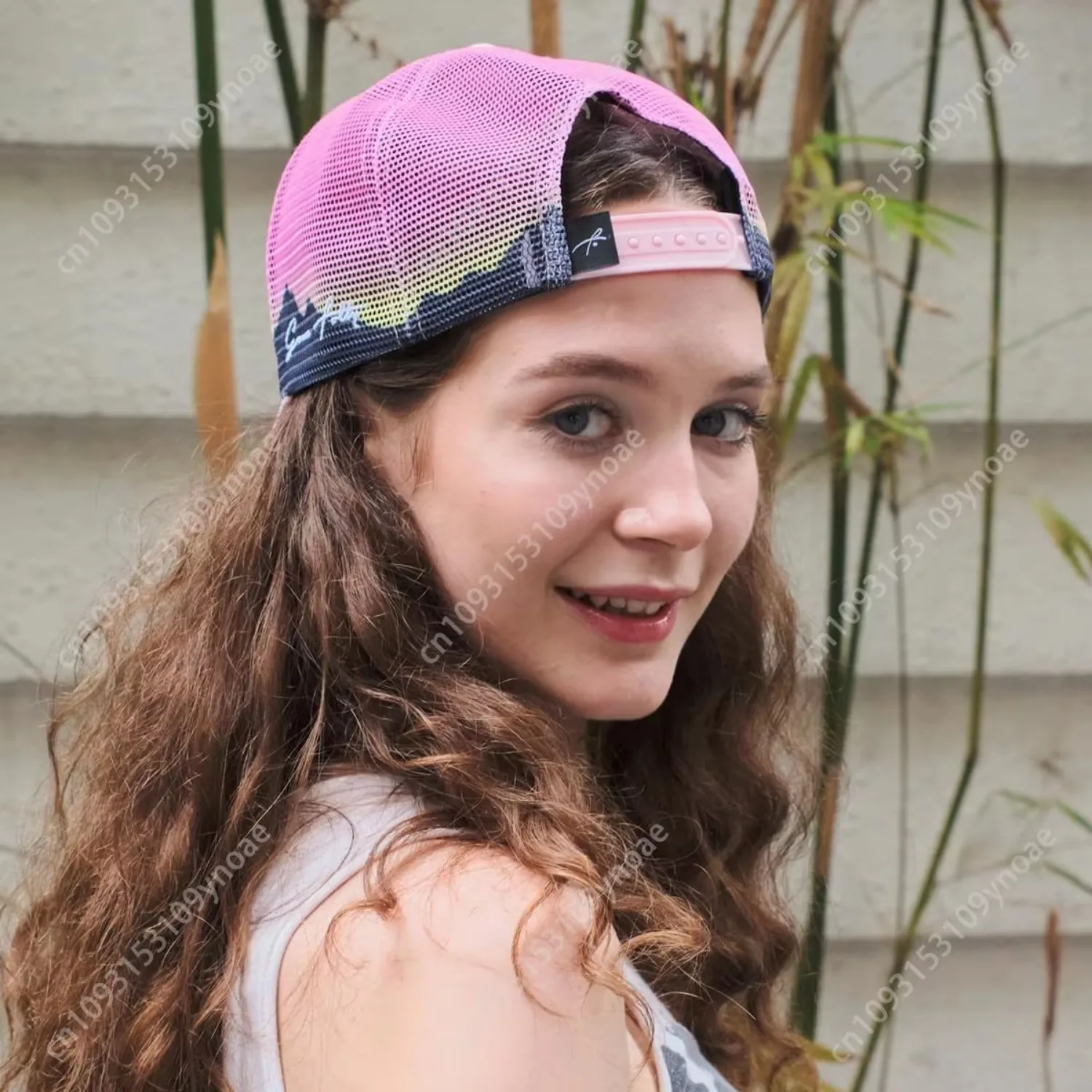 Grace Folly Beach Trucker Hat  - Baseball Cap Fitted recension och pris
